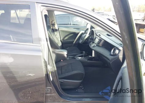 2015 Toyota Rav4 Xle z USA, uszkodzony, nr VIN 2T3WFREV0FW166623